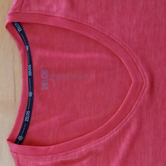 Coral  NWOT Large Zelos Short Sleeve V Neck Top Perfect Condition - Picture 2 of 5